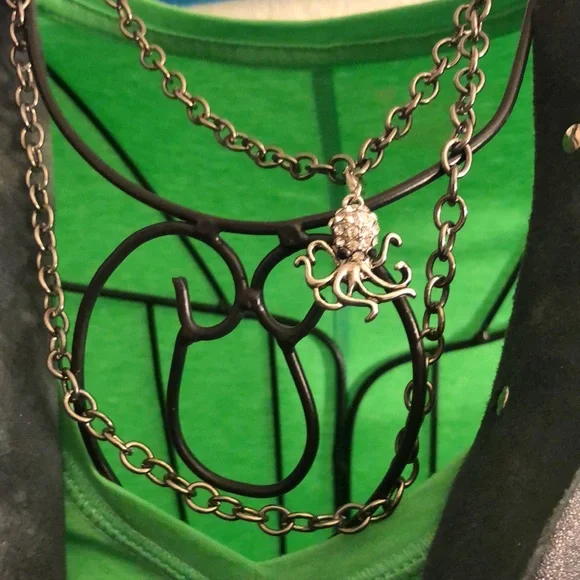 Leather scarf with octopus charm - Picture 2 of 7